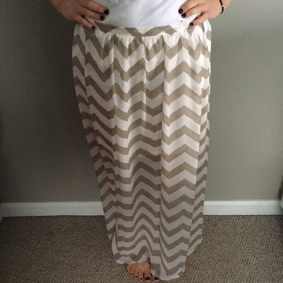 Charlotte Russe Dresses & Skirts - Chevron maxi skirt